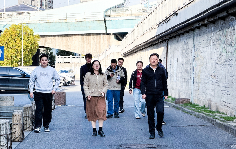 鏡湖區(qū)委常委、副區(qū)長(zhǎng)高偉來(lái)園調(diào)研指導(dǎo)工作